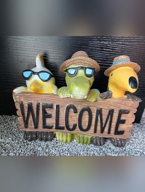 Welcome Gator Home Art Sculpture - Green